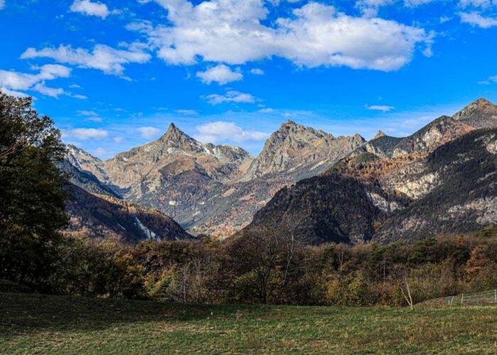 Trek Lago De Ville Aosta Verres Troille Alpeggi Trekking Lifeintrek Trekking Monte Avic Zainoinspalla Controvento Nortwest Sentierando