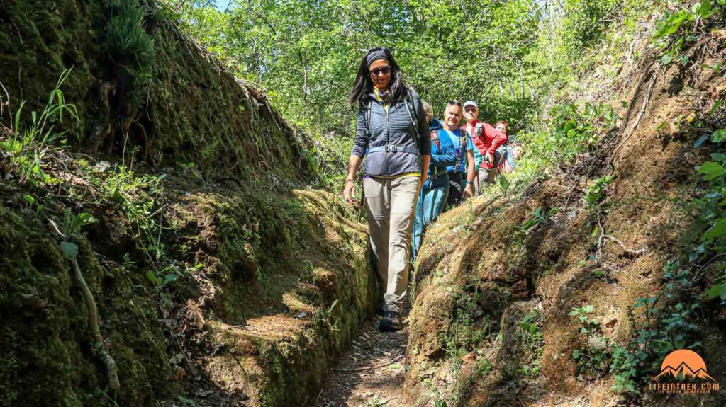 Trek Vie Cave Sorano Pitigliano Sovana Toscana Lifeintrek Gruppo Trekking Milano Legnano Zainoinspalla