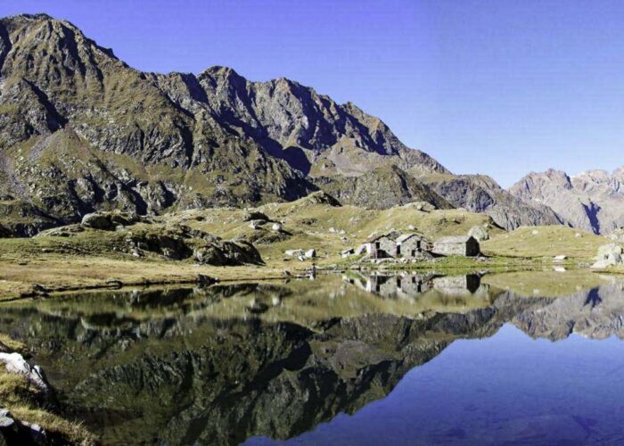 Trekking in Val Vogna Lago Alpe Maccagno Trekking Valsesia gruppo trekking lifeintrek