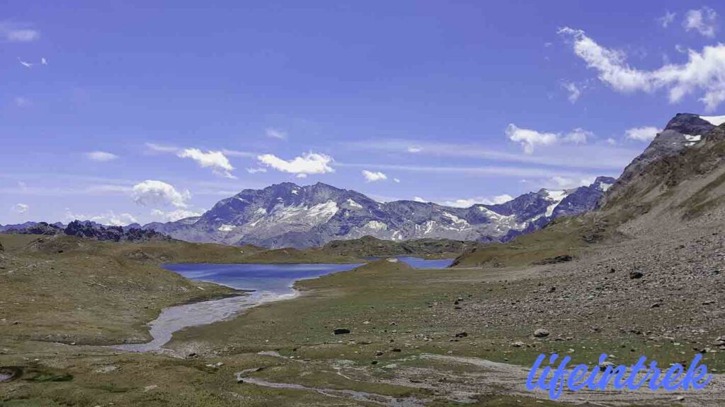 Trekking Laghi del Nivolet
Gran Paradiso, la sua altezza, dove si trova, le vie Alpinistiche per raggiungere la cima, i rifugi, altri itinerari del Parco.