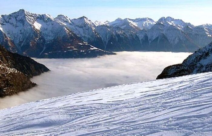 Ciaspolata Monte Cazzola ciaspolare all' Alpe Devero un' escursione con le ciaspole, Lifeintrek gruppo ciaspolate con Partenza da Milano.