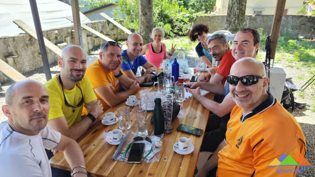 Monte Falò Falo Gruppo Trekking Parabiago Legnano Cosa Portare da Bere In Montagna