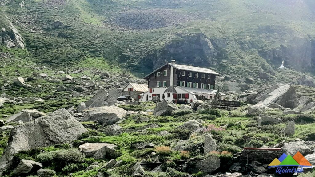 Rifugio Zamboni Zappa Traccia GPS Sentiero Come Arrivare al Lago Delle Locce con il trekking sul sentiero da Macugnaga