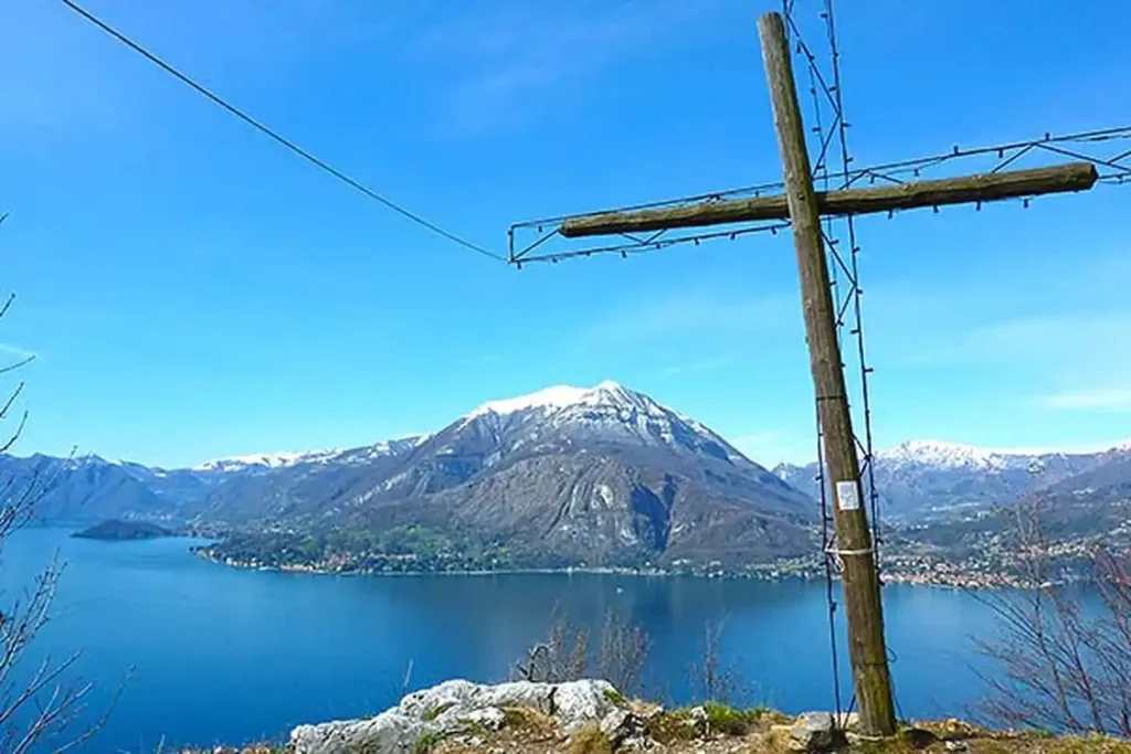 Trekking in Lombardia sul Lago Di Como, Il Sentiero Del Viandante la cui Seconda Tappa da Lierna A Varenna Croce Brentalone