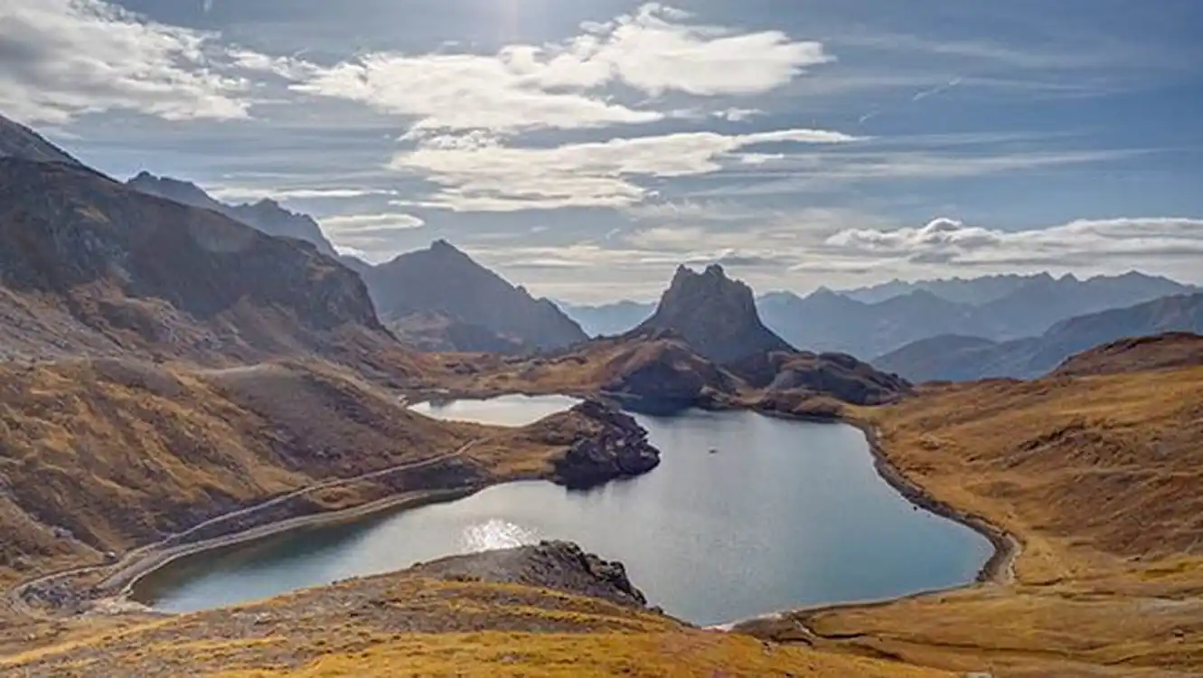 Trekking Valle Stura tra i suoi laghi, visiteremo: laghi di Ischiator, laghi di Oronaye e Roburent, lago Lauzanier nel parco del Mercantour.