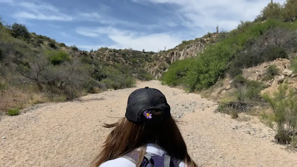 Trekking e cappello, tipi berretto, protezione da UV e protezione dal sole, guida alla scelta per cappello per escursionismo.